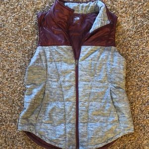Size Large Women’s North Face Vest